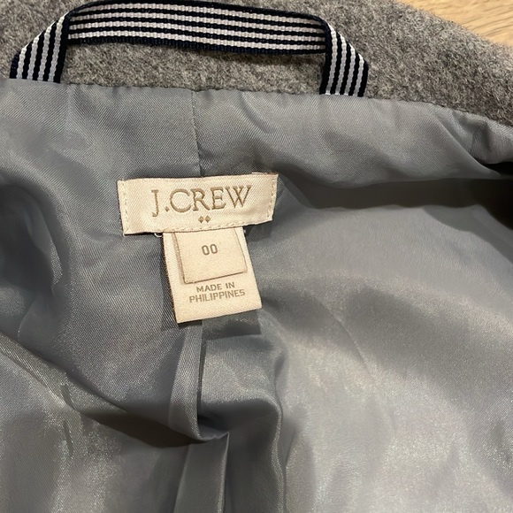 Cocoon coat in Italian stadium-cloth wool blend - Picture 4 of 6